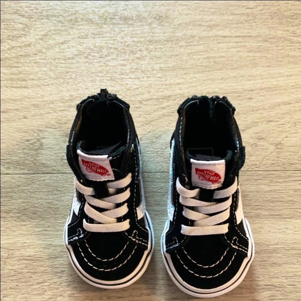 Black and white Toddler Vans Size 3